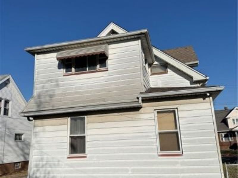 18606 Cherokee Avenue, Cleveland, OH 44119 Photo 5