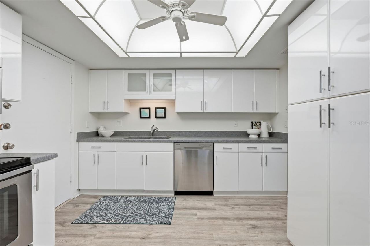 6415 Midnight Pass Road, Unit 211, Sarasota, FL 34242 Photo