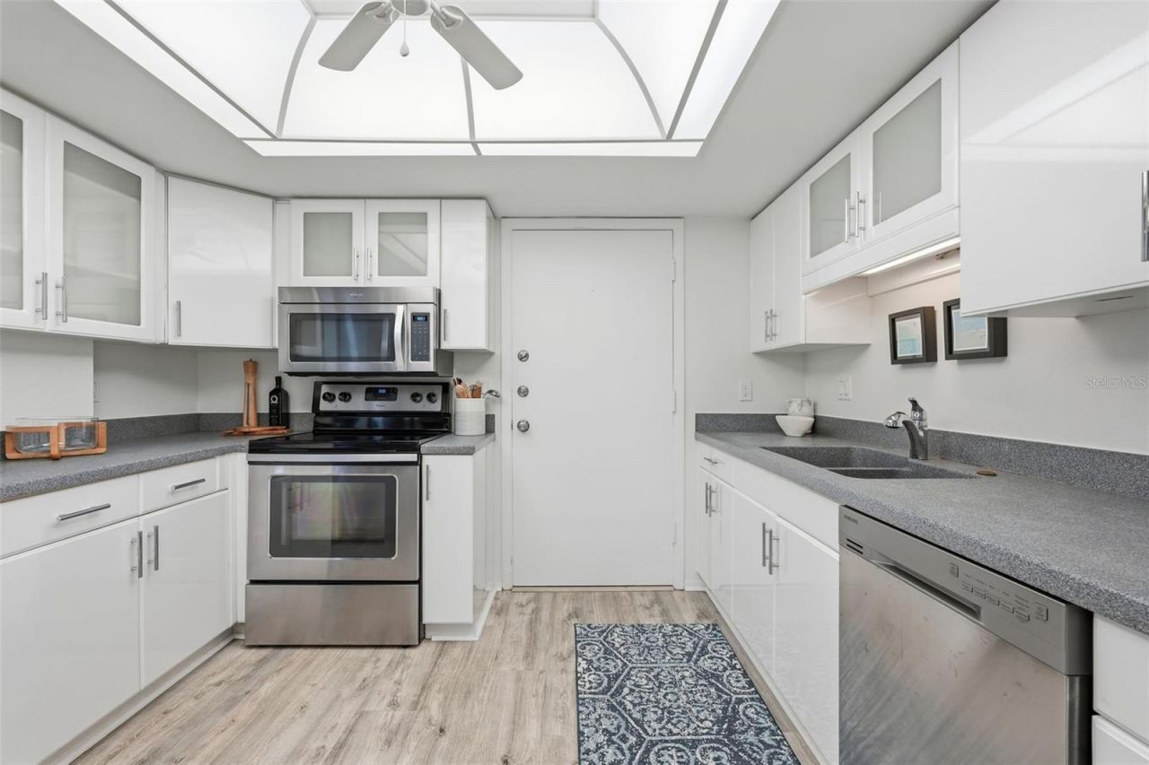 6415 Midnight Pass Road, Unit 211, Sarasota, FL 34242 Photo