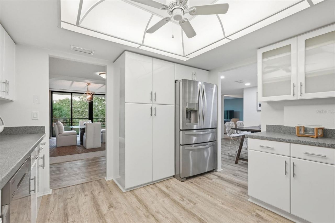 6415 Midnight Pass Road, Unit 211, Sarasota, FL 34242 Photo