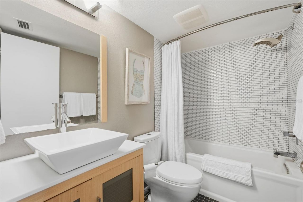 6415 Midnight Pass Road, Unit 211, Sarasota, FL 34242 Photo