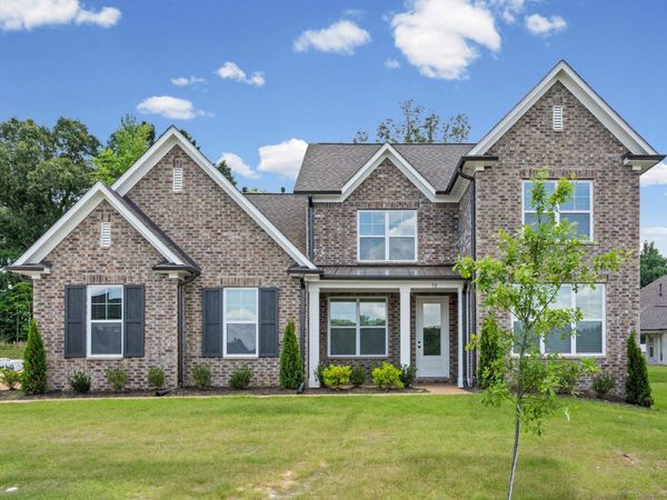 70 HAZEL CREST DR S, Oakland, TN 38060