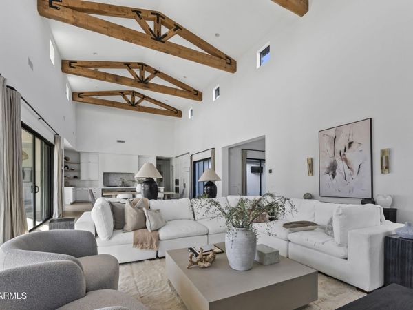 2753 E HUMMINGBIRD Way, Gilbert, AZ 85297