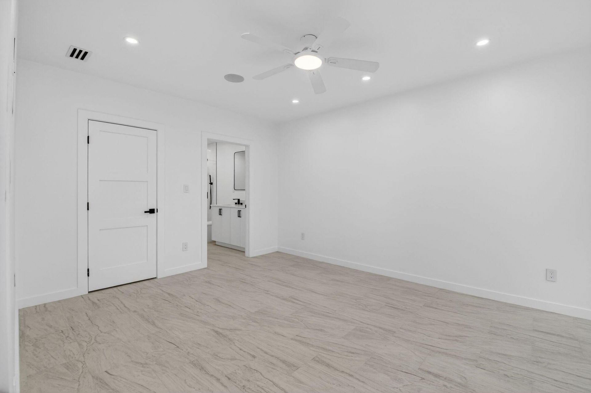 7819 Lakeside Boulevard, Unit 812, Boca Raton, FL 33434 Photo