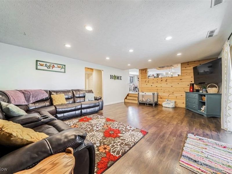 718 Northfork Way, Brunswick, OH 44212 Photo 9