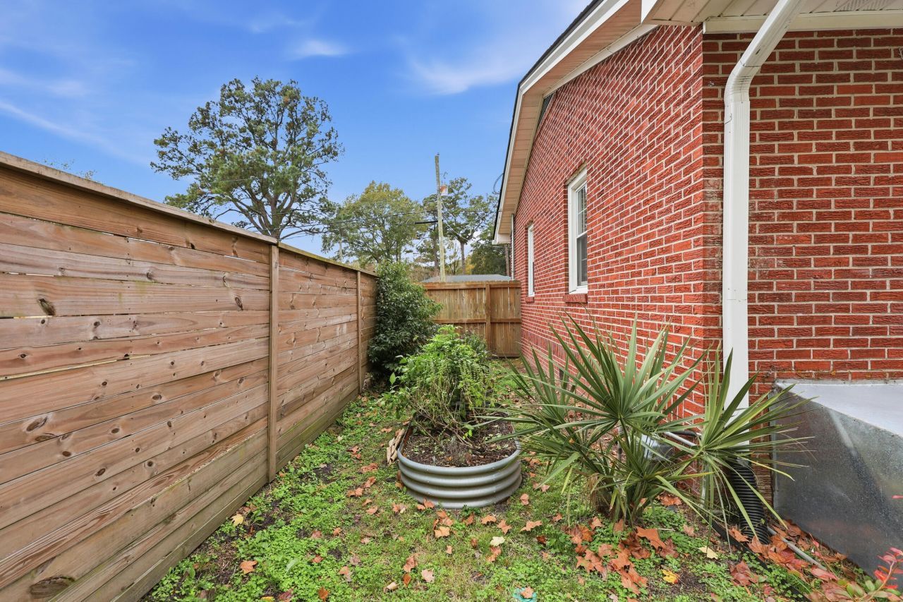 376 Hoff Avenue Photo 47