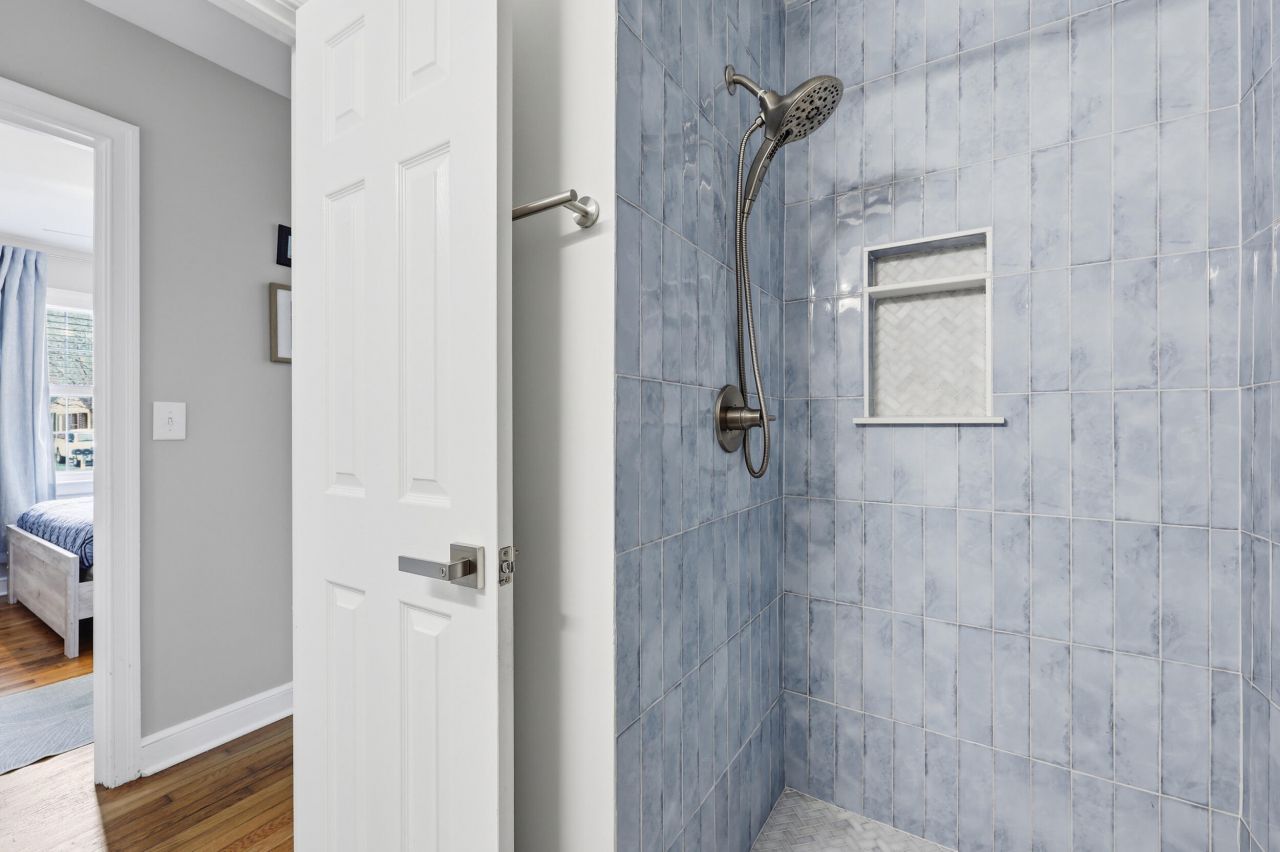 376 Hoff Avenue Photo 6