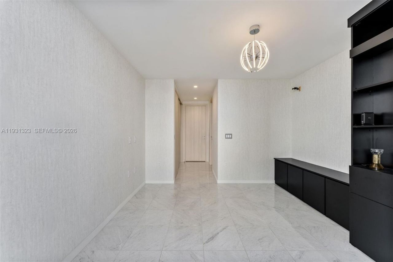 1000 Brickell Plz, Unit PH5203, Miami, FL 33131 Photo