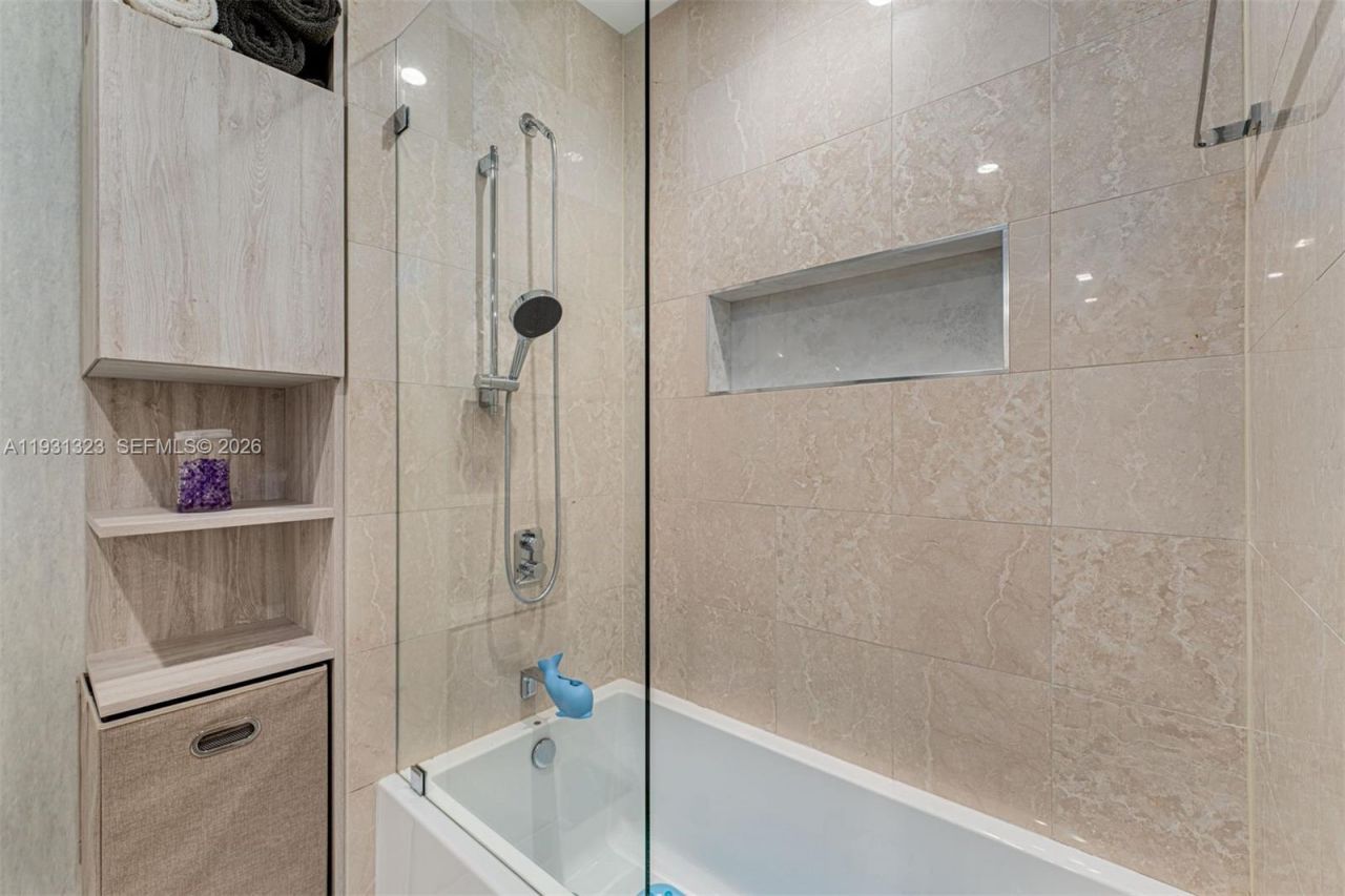 1000 Brickell Plz, Unit PH5203, Miami, FL 33131 Photo