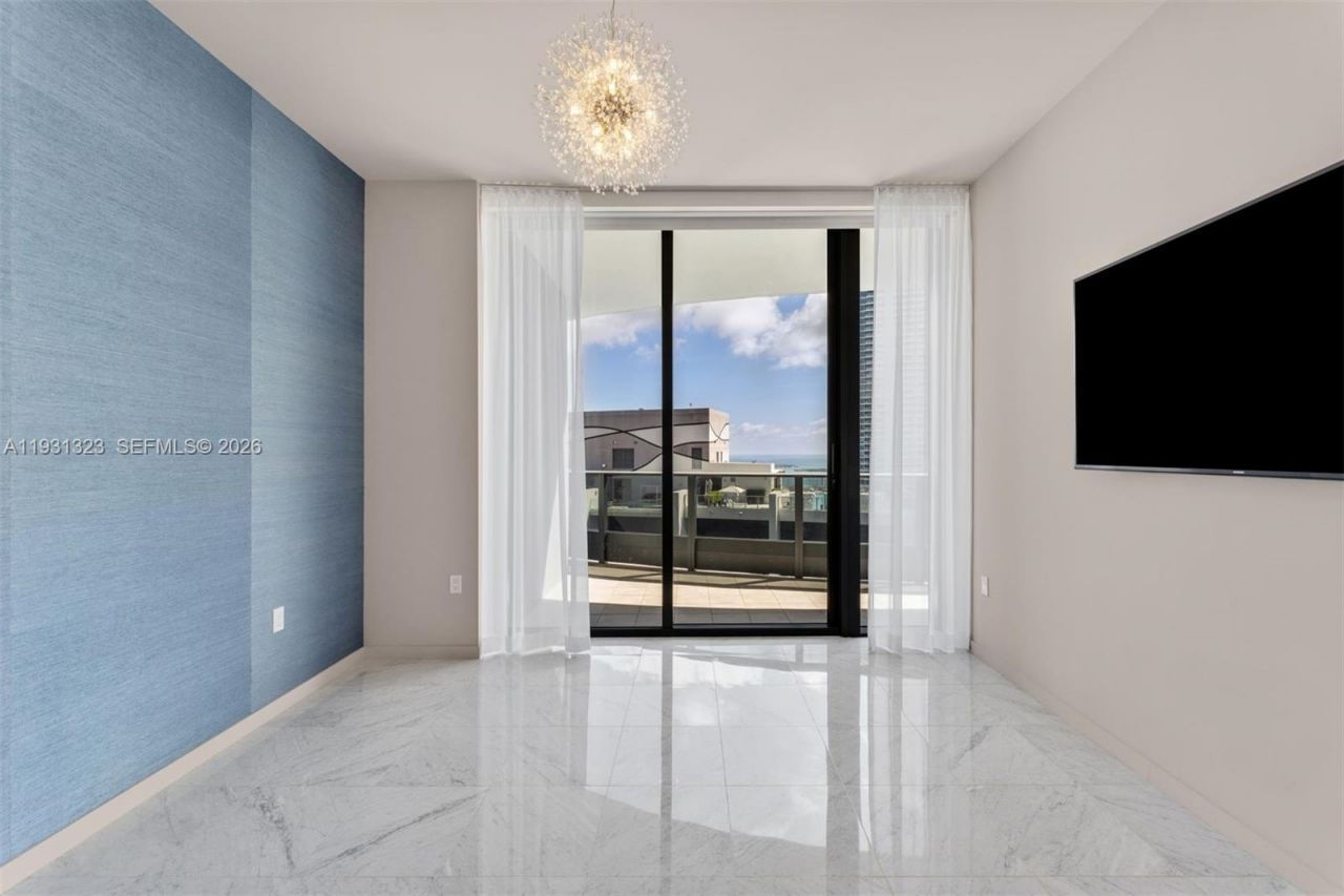 1000 Brickell Plz, Unit PH5203, Miami, FL 33131 Photo