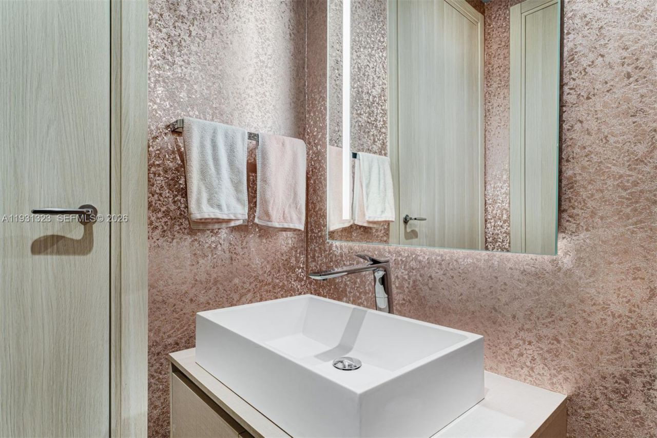 1000 Brickell Plz, Unit PH5203, Miami, FL 33131 Photo