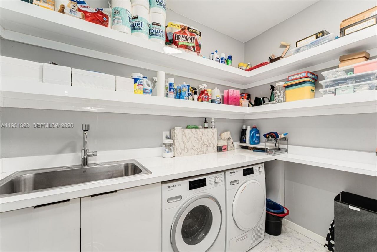 1000 Brickell Plz, Unit PH5203, Miami, FL 33131 Photo