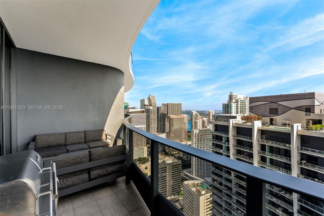 1000 Brickell Plz, Unit PH5203, Miami, FL 33131 Photo