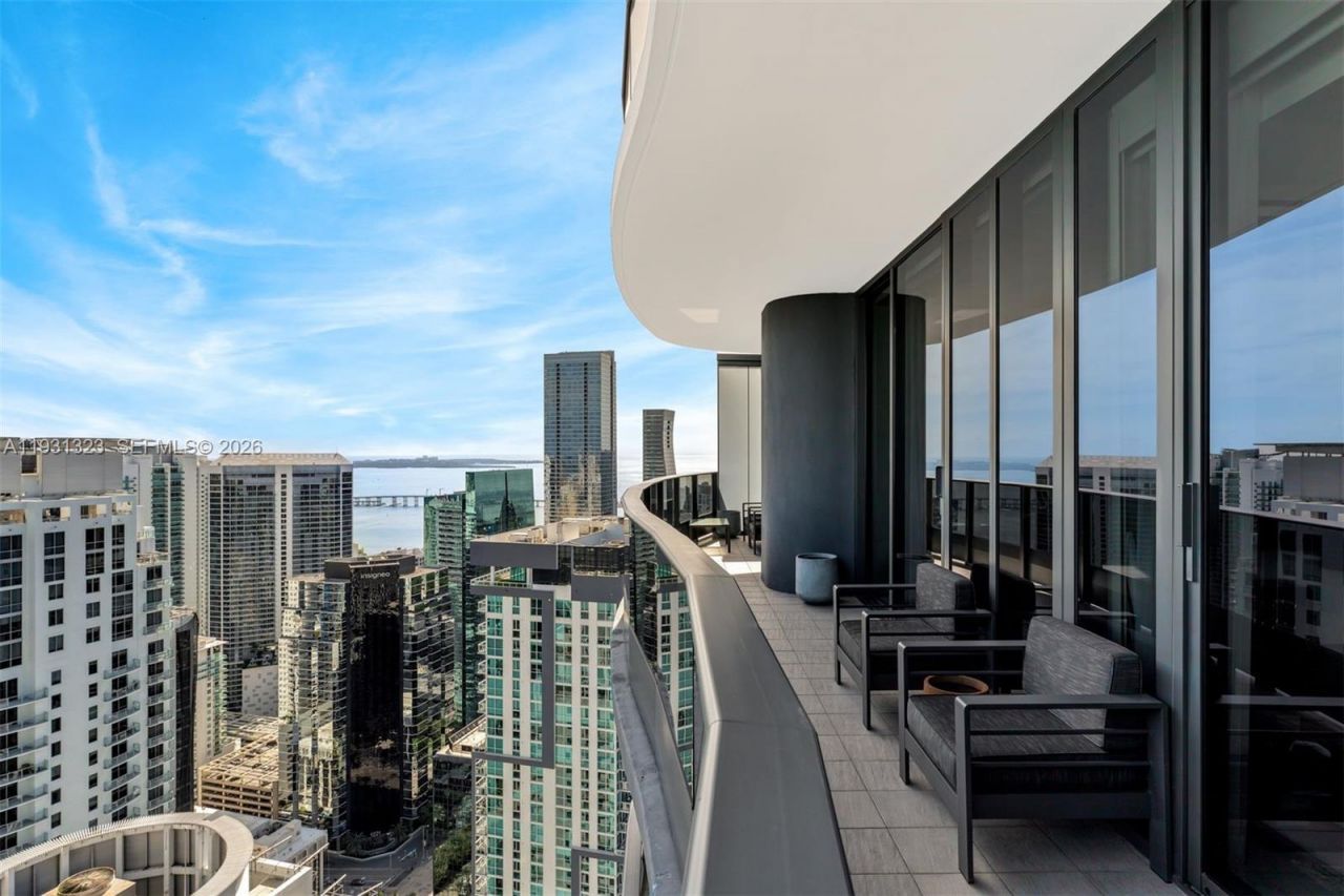 1000 Brickell Plz, Unit PH5203, Miami, FL 33131 Photo