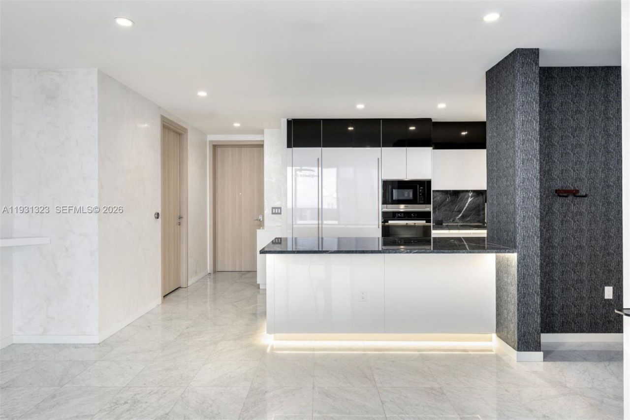 1000 Brickell Plz, Unit PH5203, Miami, FL 33131 Photo