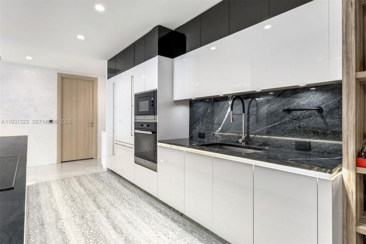 1000 Brickell Plz, Unit PH5203, Miami, FL 33131 Photo