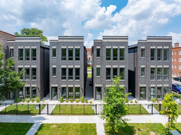 5004 S Prairie Avenue, Chicago, IL 60615