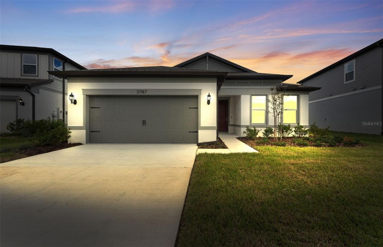 37380 Clinch Circle, Zephyrhills, FL 33540 Photo