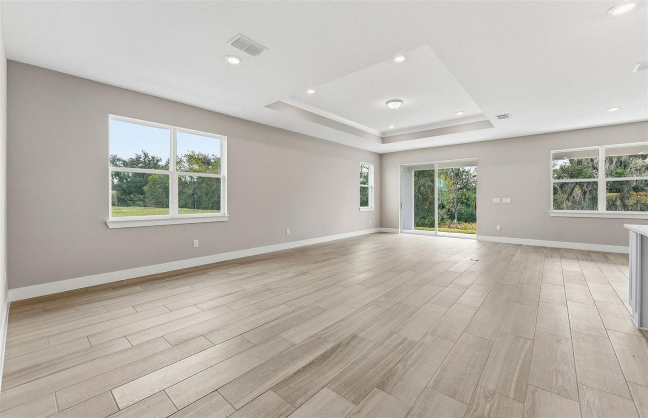 37380 Clinch Circle, Zephyrhills, FL 33540 Photo