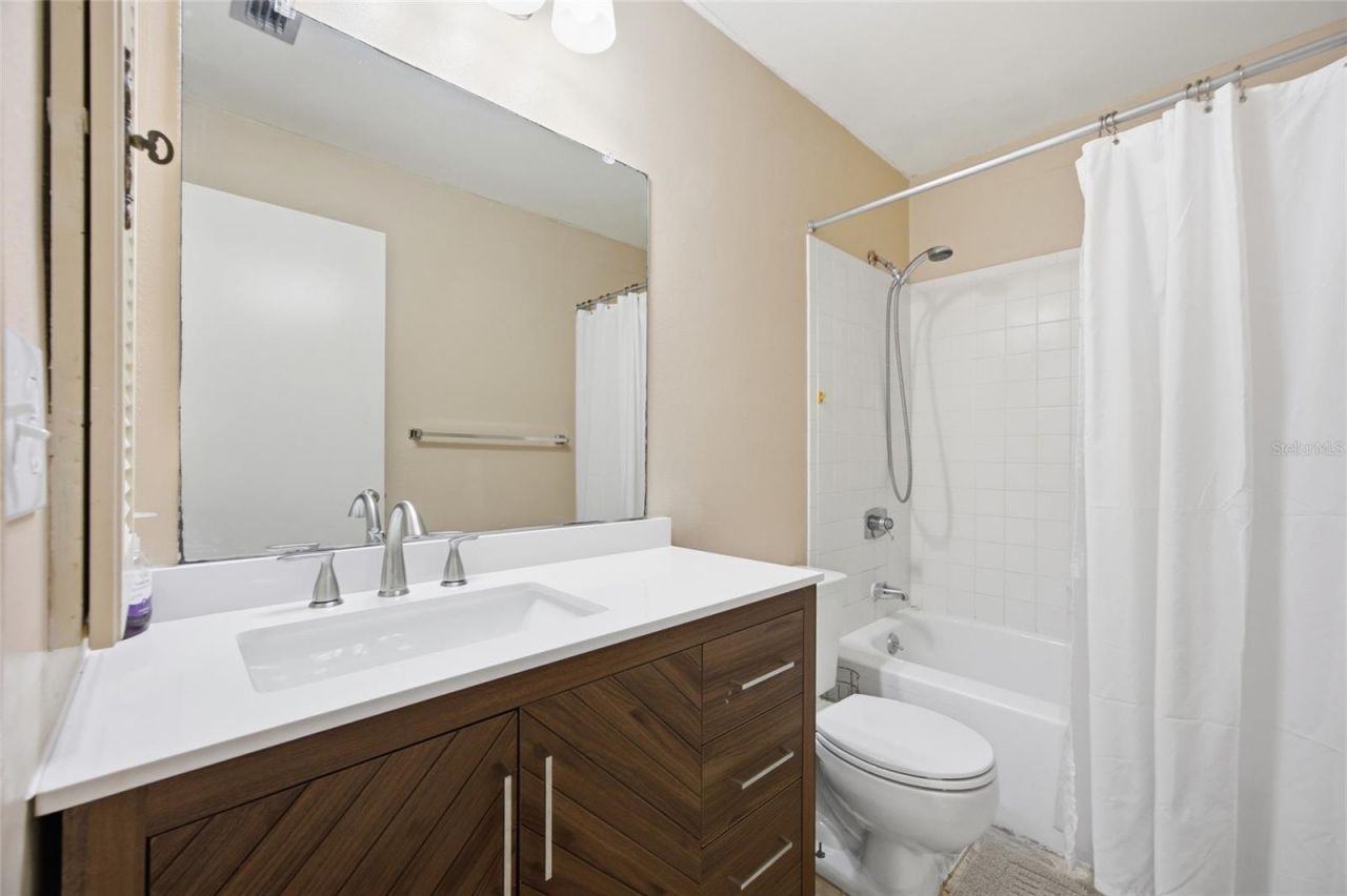 3244 38th Way S, Unit B, Saint Petersburg, FL 33711 Photo