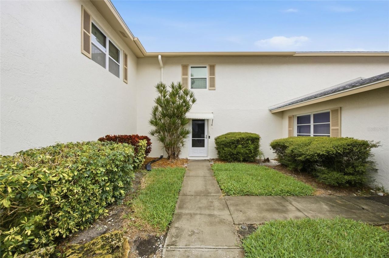 3244 38th Way S, Unit B, Saint Petersburg, FL 33711 Photo