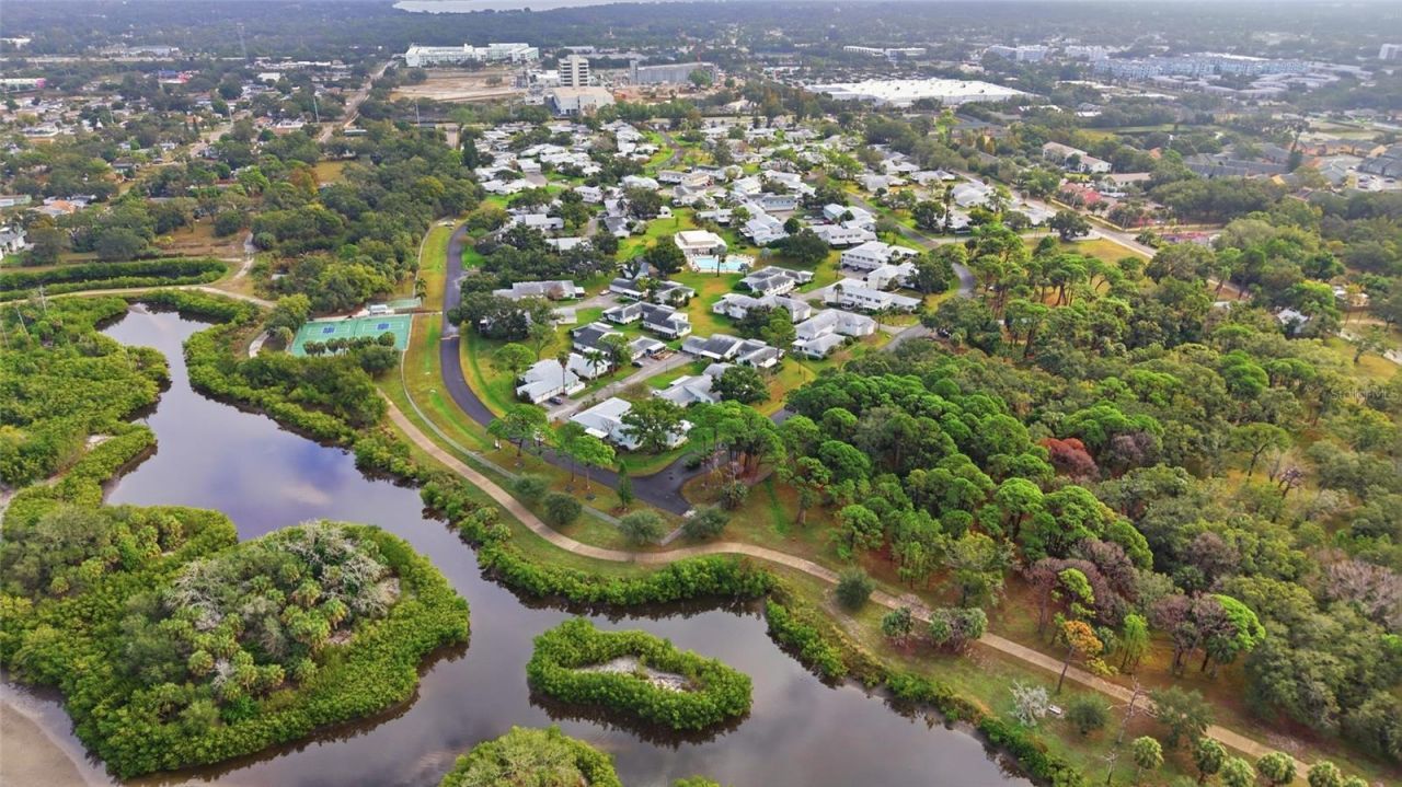 3244 38th Way S, Unit B, Saint Petersburg, FL 33711 Photo