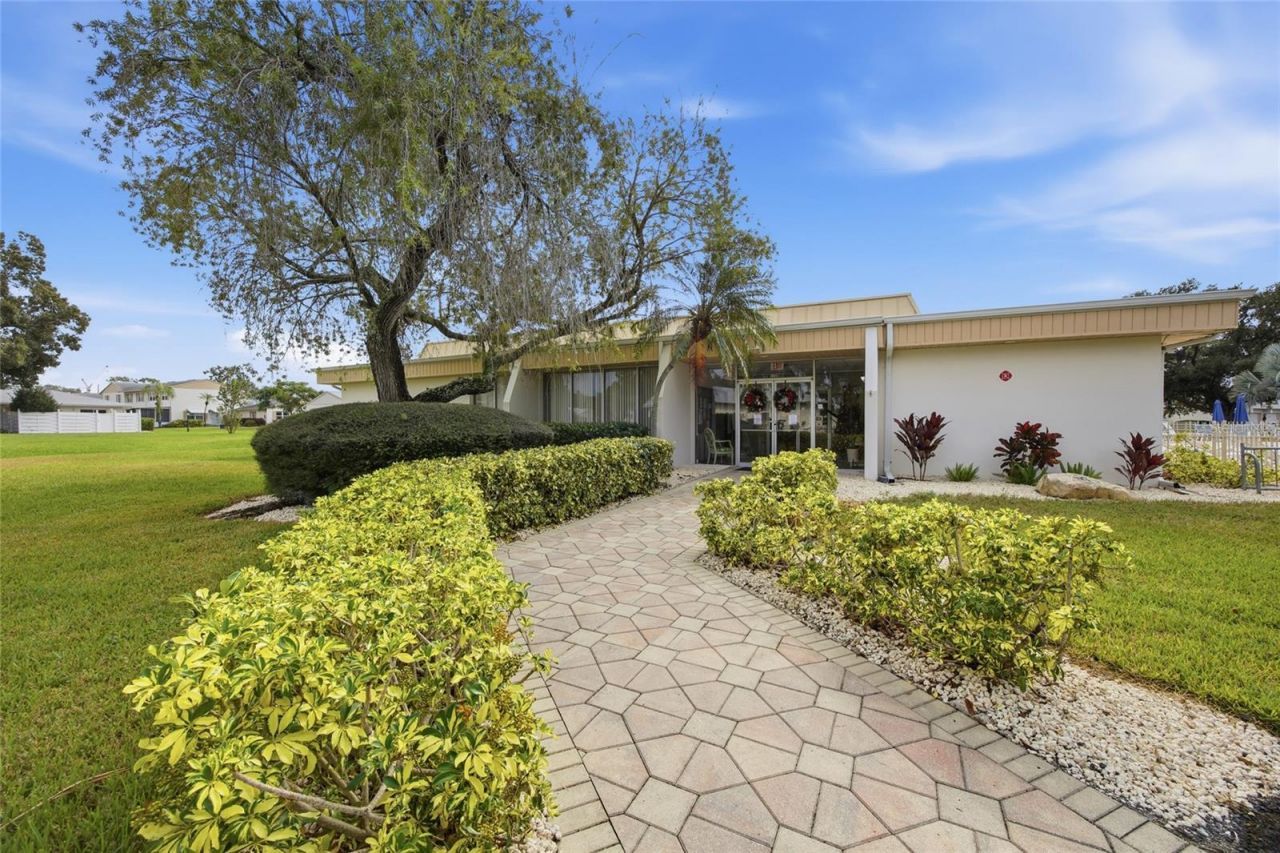 3244 38th Way S, Unit B, Saint Petersburg, FL 33711 Photo