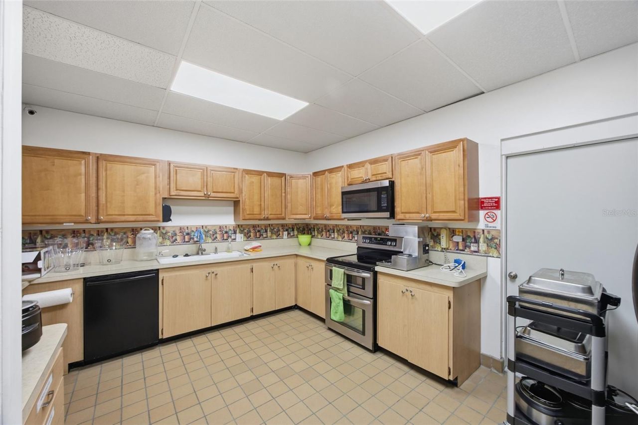 3244 38th Way S, Unit B, Saint Petersburg, FL 33711 Photo