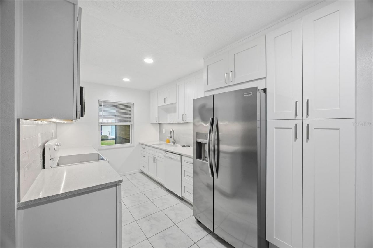 3244 38th Way S, Unit B, Saint Petersburg, FL 33711 Photo