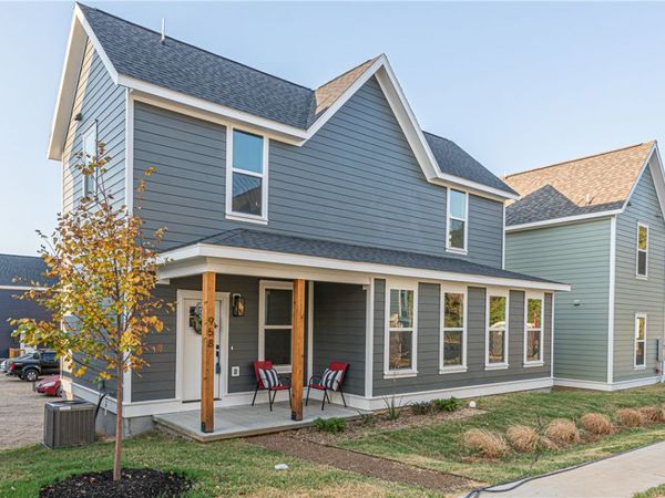 958 S Laramie Heights, Fayetteville, AR 72704