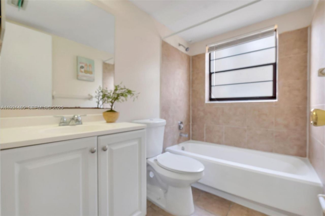 2651 Riverside Dr, Unit 1, Coral Springs, FL 33065 Photo