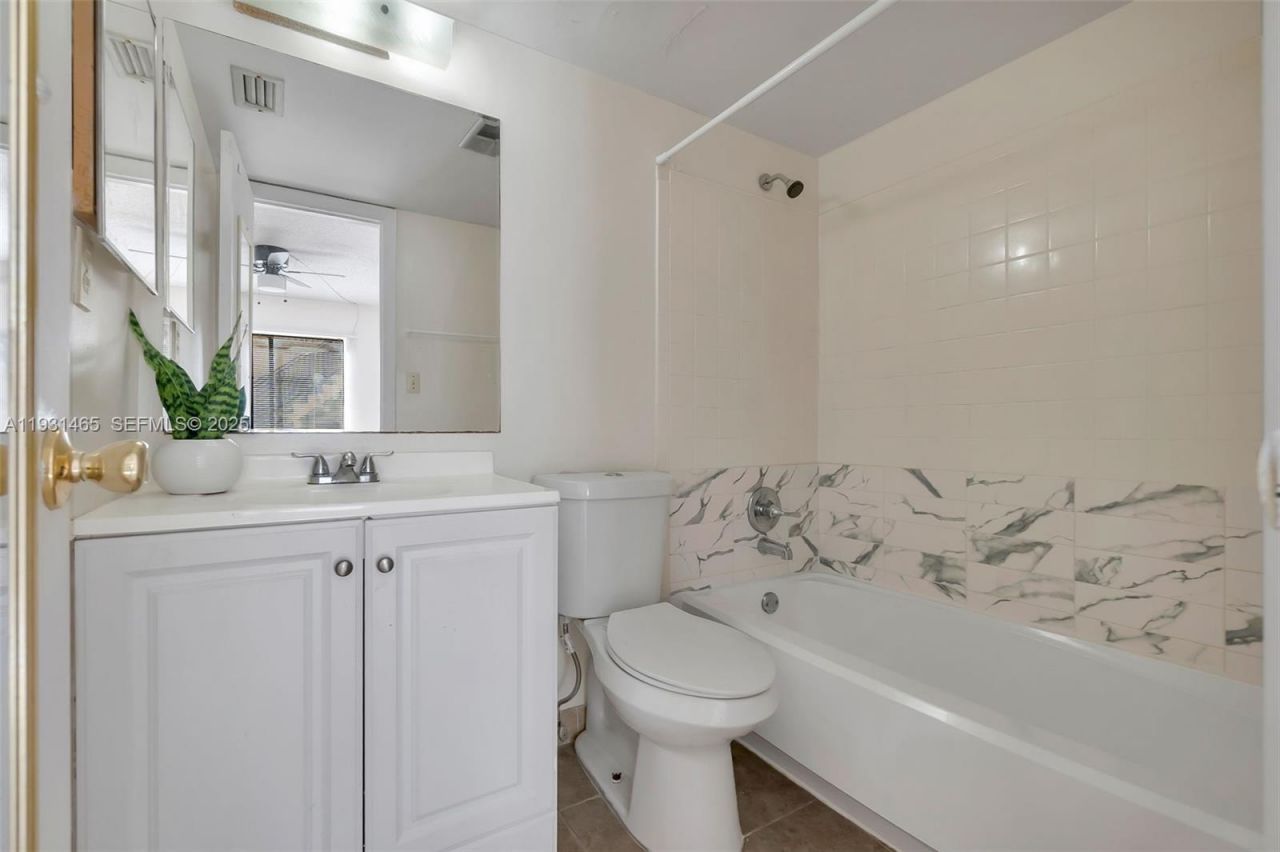 2651 Riverside Dr, Unit 1, Coral Springs, FL 33065 Photo