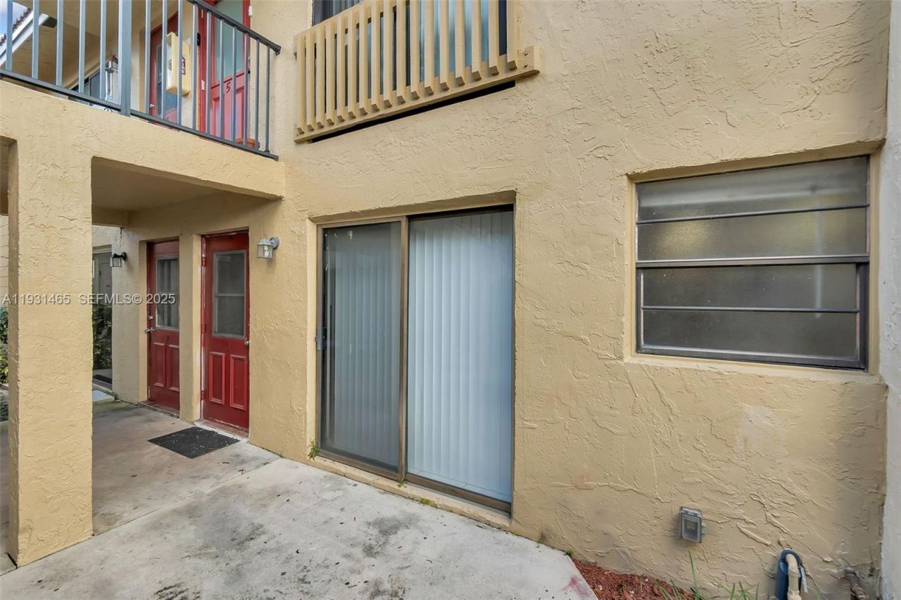 2651 Riverside Dr, Unit 1, Coral Springs, FL 33065 Photo