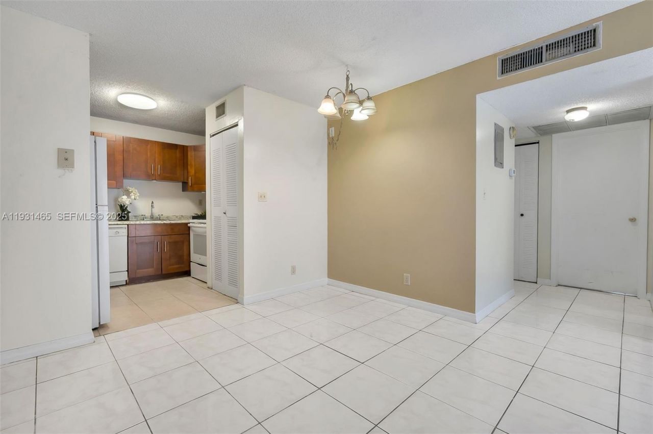 2651 Riverside Dr, Unit 1, Coral Springs, FL 33065 Photo