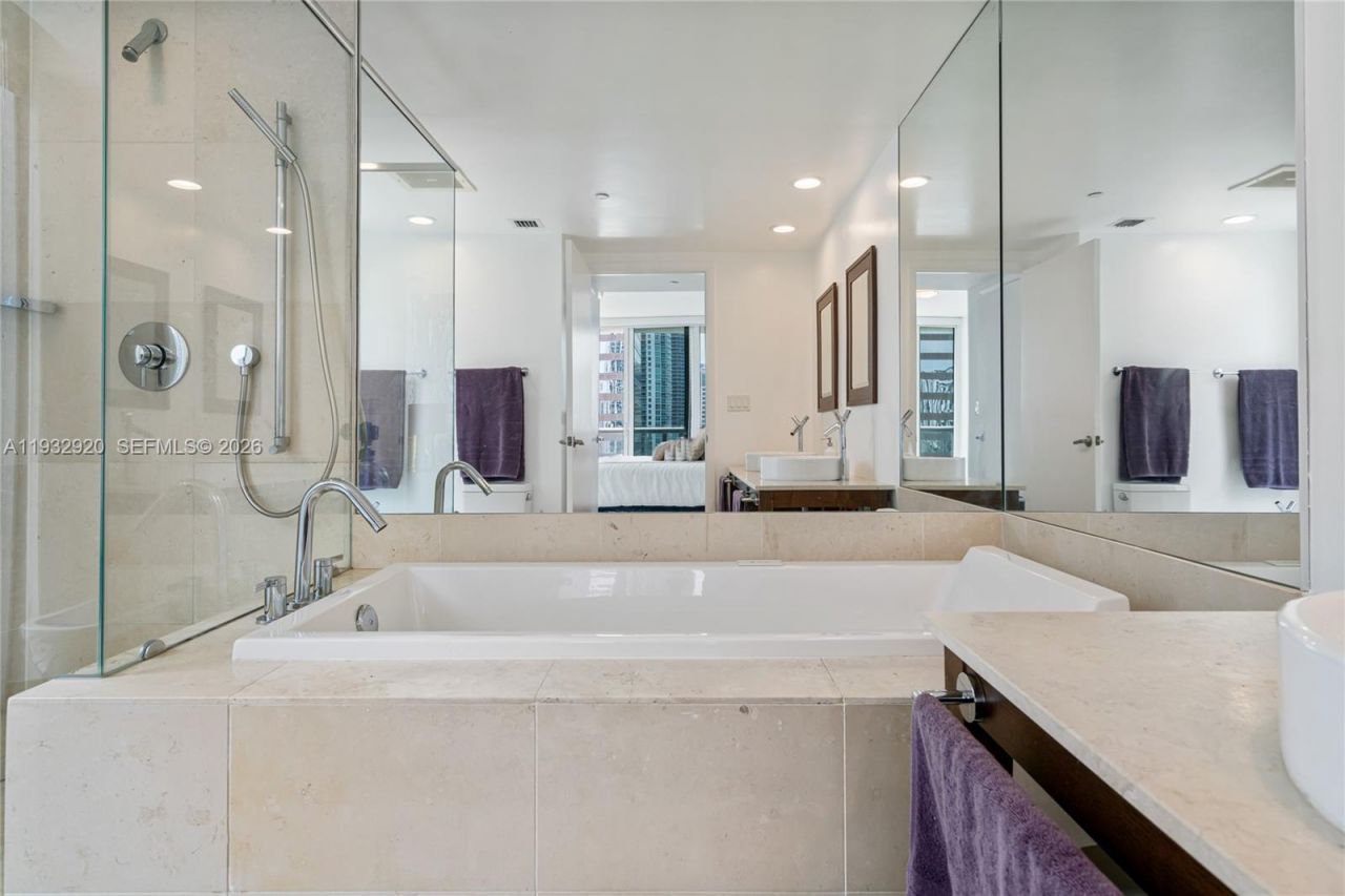 495 Brickell Ave, Unit 4011, Miami, FL 33131 Photo