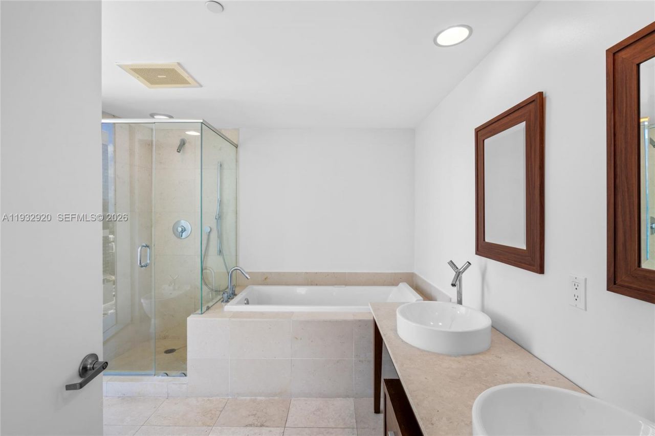 495 Brickell Ave, Unit 4011, Miami, FL 33131 Photo