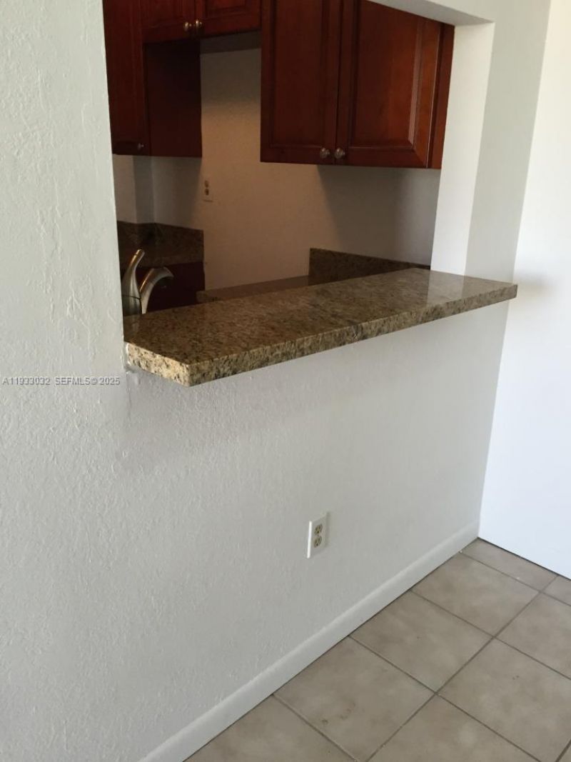 8145 NW 7th St , Unit 406, Miami, FL 33126 Photo