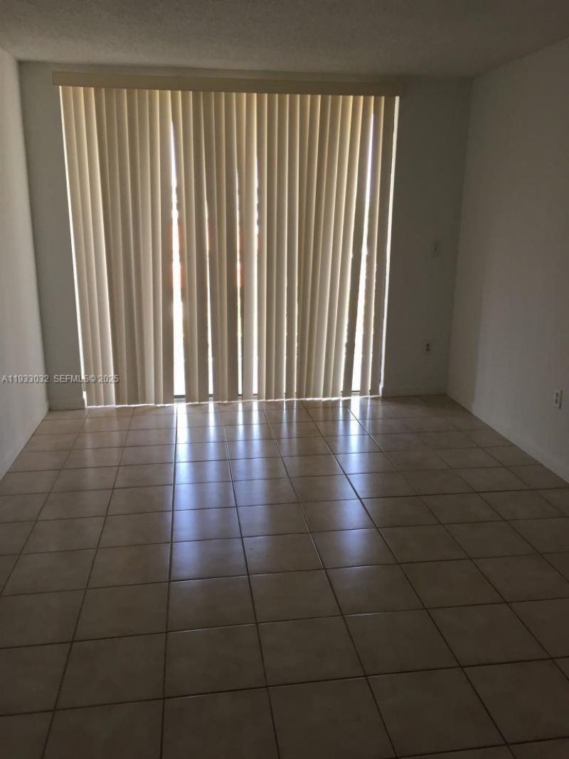 8145 NW 7th St , Unit 406, Miami, FL 33126 Photo