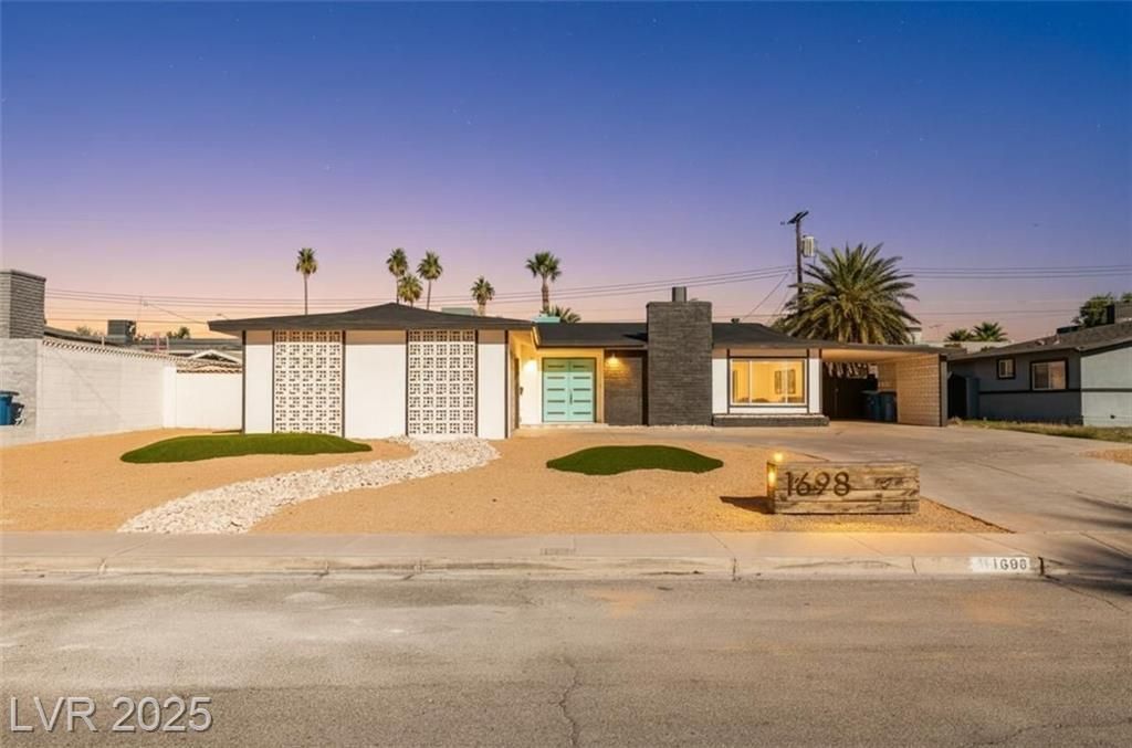 1698 Silver Mesa Way, Las Vegas, NV 89169 Main Photo