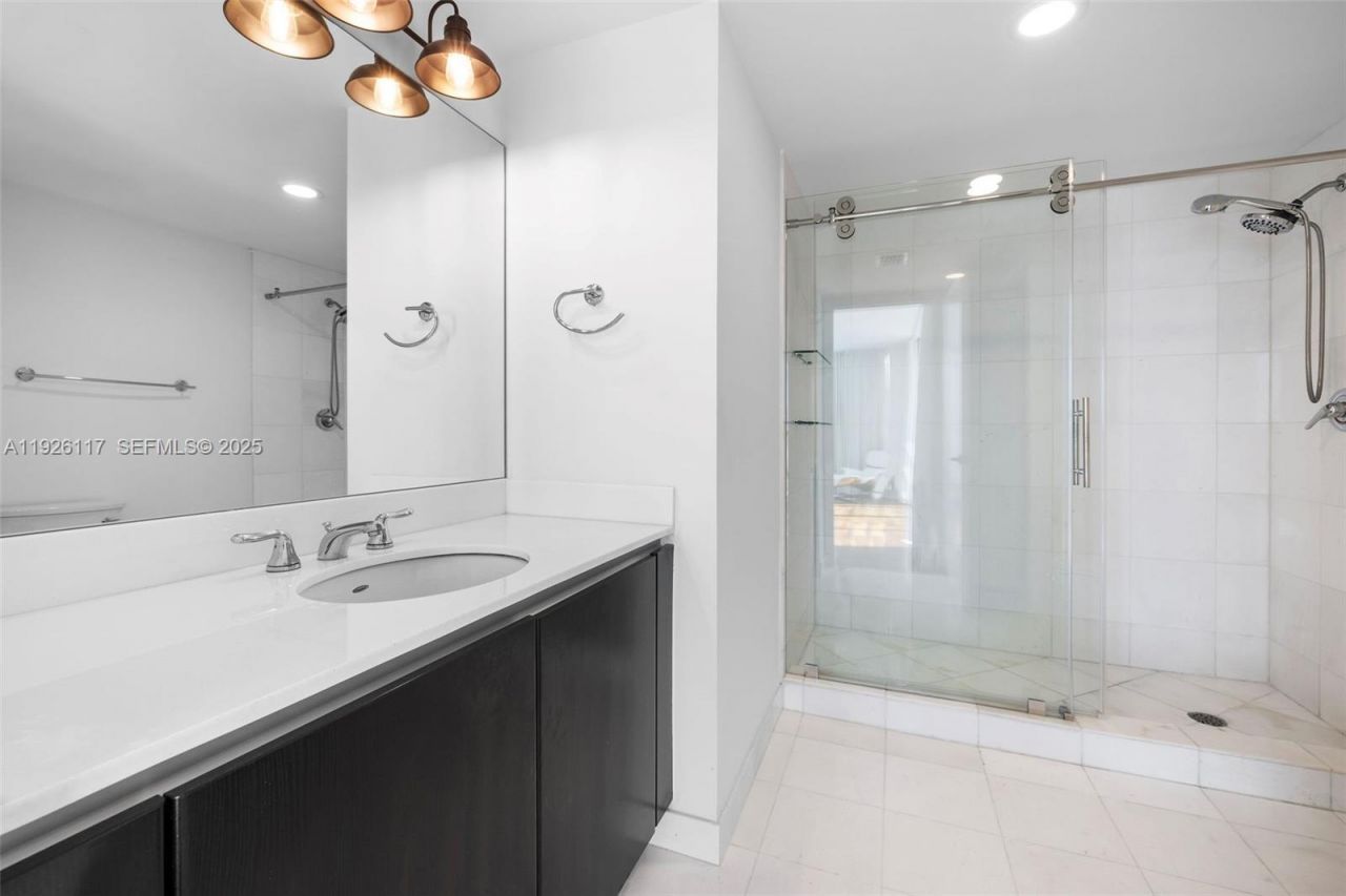 665 NE 25th St, Unit 1801, Miami, FL 33137 Photo