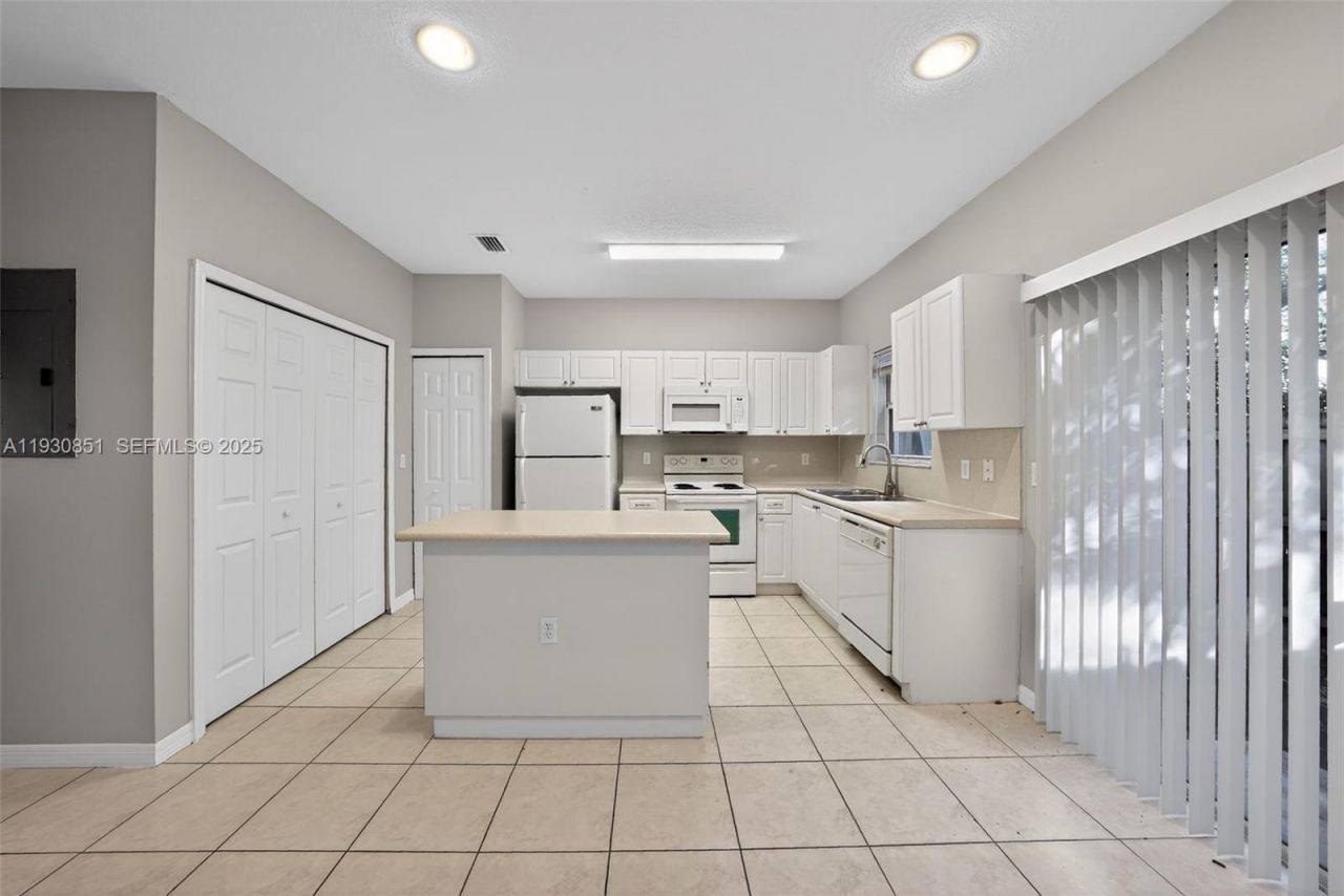 1614 SE 31st Ct, Homestead, FL 33035 Photo