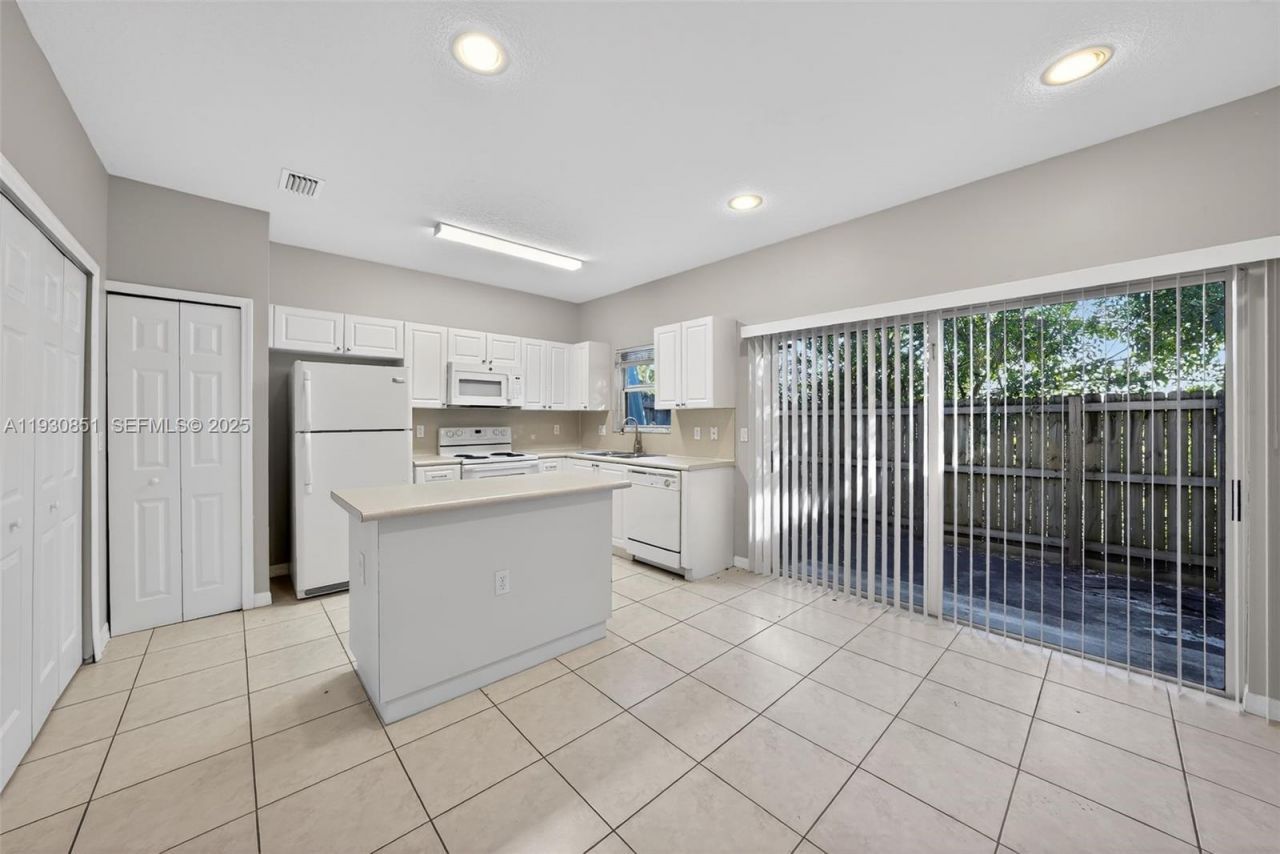 1614 SE 31st Ct, Homestead, FL 33035 Photo