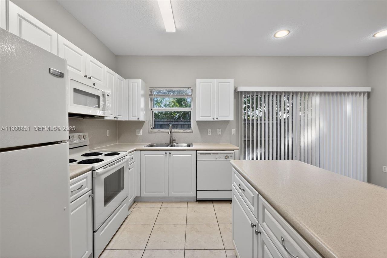 1614 SE 31st Ct, Homestead, FL 33035 Photo