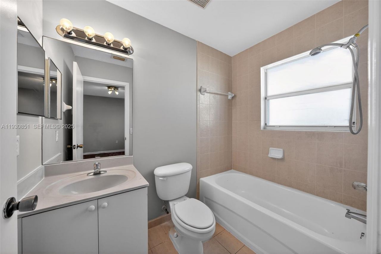 1614 SE 31st Ct, Homestead, FL 33035 Photo