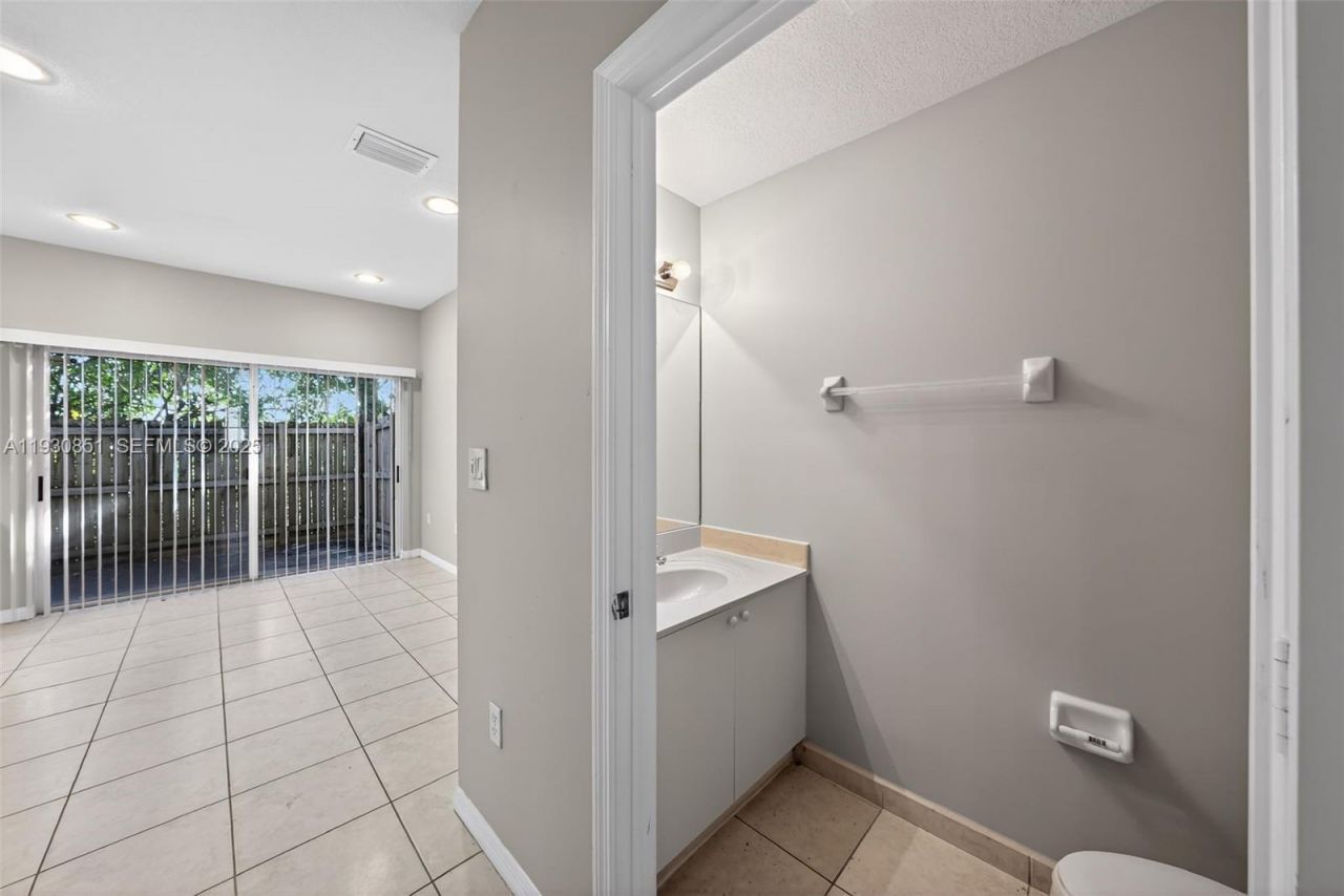 1614 SE 31st Ct, Homestead, FL 33035 Photo