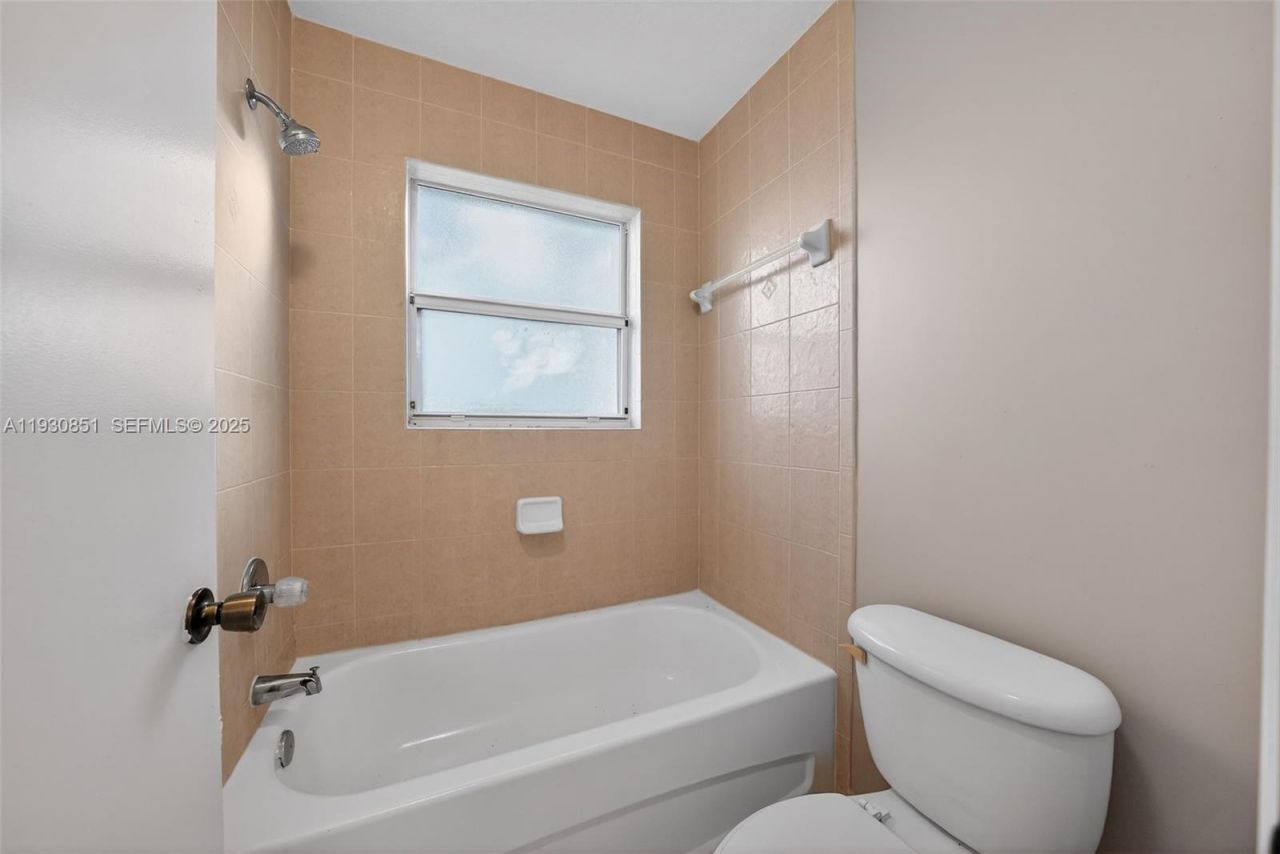 1614 SE 31st Ct, Homestead, FL 33035 Photo