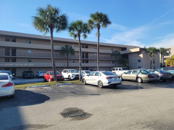 706 NW 87th Ave, Unit 312, Miami, FL 33172