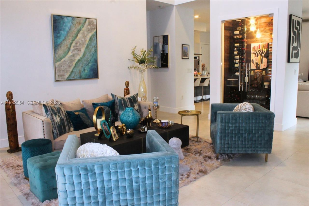 10109 NW 76th Ter, Doral, FL 33178 Photo