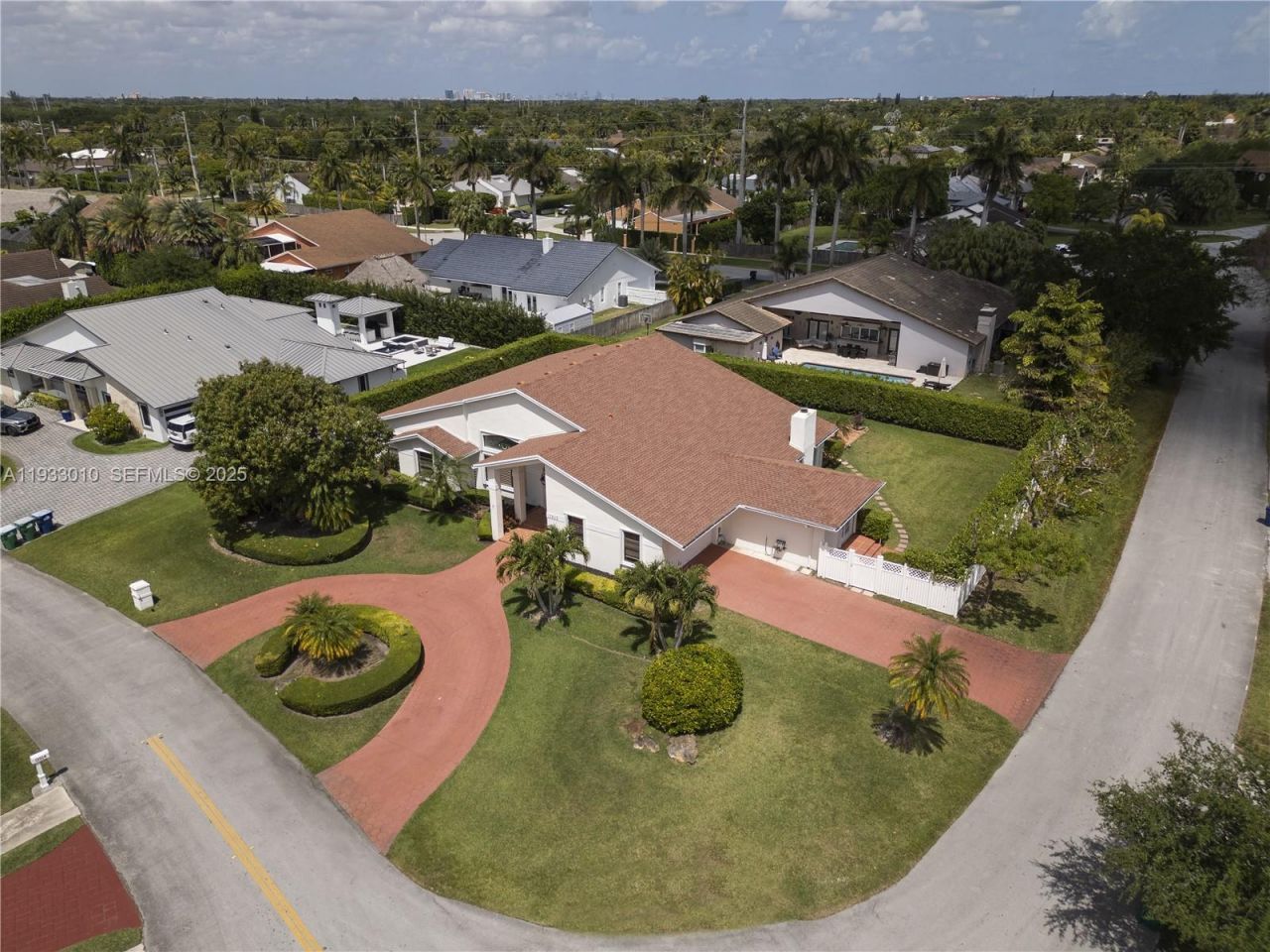 13945 SW 107th Ct , Miami, FL 33176 Photo