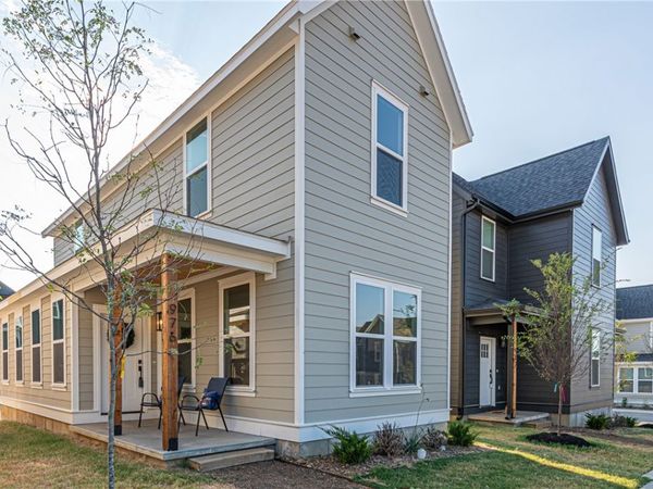 976 S Laramie Heights, Fayetteville, AR 72704